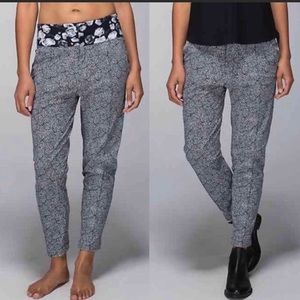 Lululemon DEPARTURE PANT/6/PLUSH PETAL BLACK GHOST/Size-8